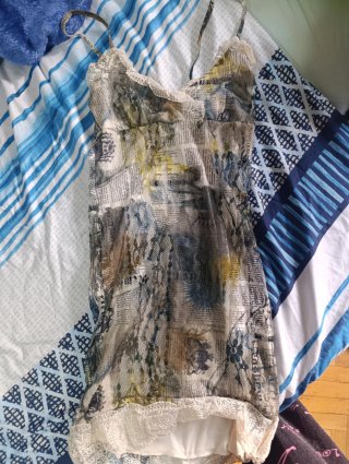 Vestido corto de seda, estampado