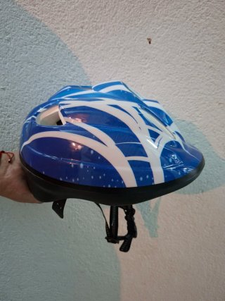 Casco de Bicicleta Azul y Blanco