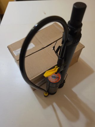 Bomba de Bicicleta con Manómetro Incluido