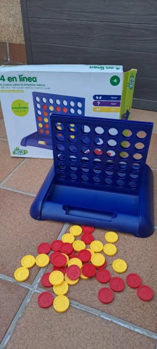 Juego de mesa 4 en línea