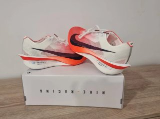 T45 Nike Vaporfly Next% 4 blancas rojas