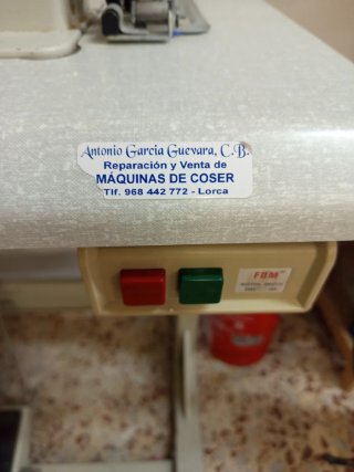 Máquina de coser industrial Refrey