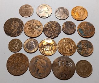 Lote de 18 Monedas Antiguas Extranjeras