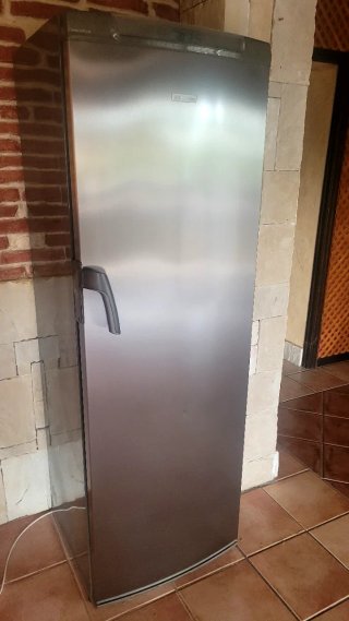 Congelador Electrolux de una puerta