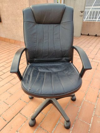 Silla de escritorio negra