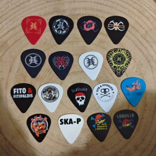 Colección 17 Púas Grupos Rock Español