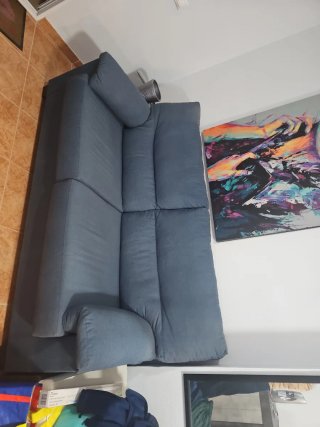 Sofá de tela azul