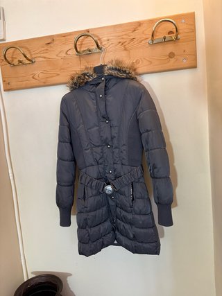 Piumino blu con cappuccio