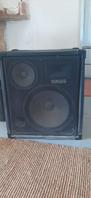 Altavoz Autoamplificado Yamaha KS531