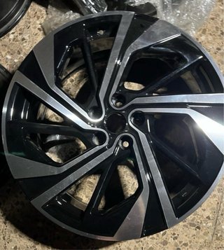 2 Llantas Nissan Radio 20, 5 Agujeros