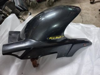 Pasa Rueda Hugger Carbono Suzuki SV650