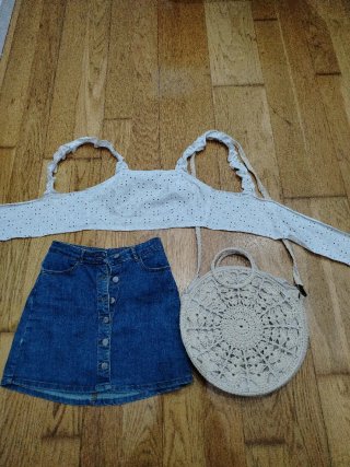 Pacchetto Abbigliamento Estivo: Gonna, Top e Borsa