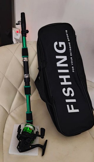 Equipo de Pesca: Caña y Carrete con Funda