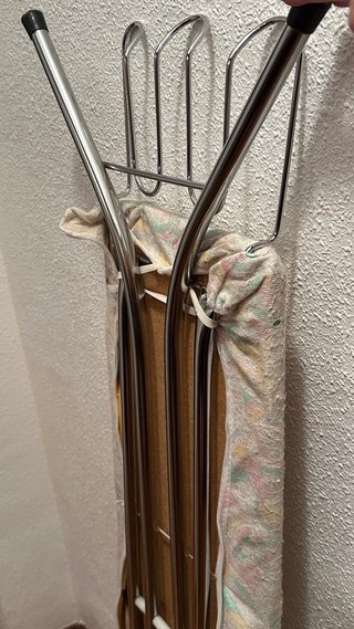 Tabla de planchar con estructura metalizada