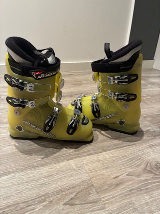 Bota chica ski, ver fotos