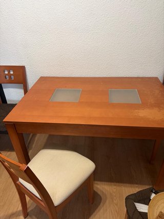 Mesa de comedor extensible con 4 sillas
