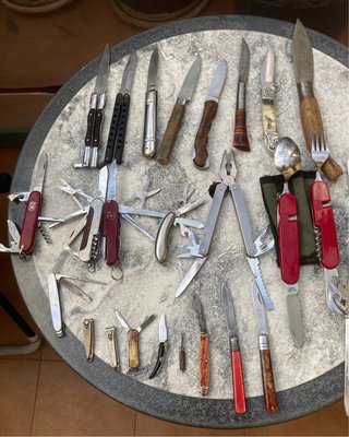 Colección de 22 Navajas y Herramientas