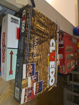 Juego de mesa Cluedo Edición Madrid