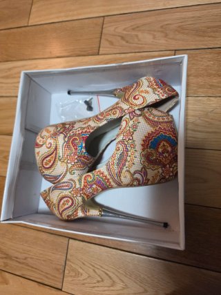 Zapatos tacón de aguja paisley con plataforma 38