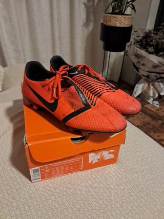 Scarpe da calcio Nike Phantom Venom Taglia 42,5