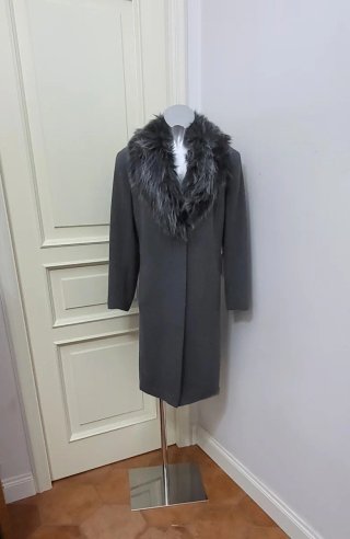 Cappotto come nuovo 80% lana  con collo  pelliccia