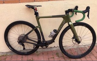 Bicicleta de Gravel Fuji Carbono