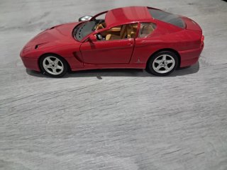 Ferrari 456 GT Burago 1:18 para despiece