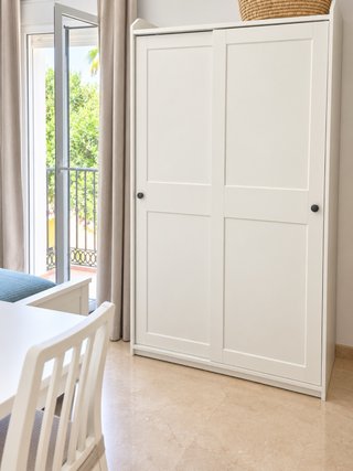 Armario Ikea con puertas correderas
