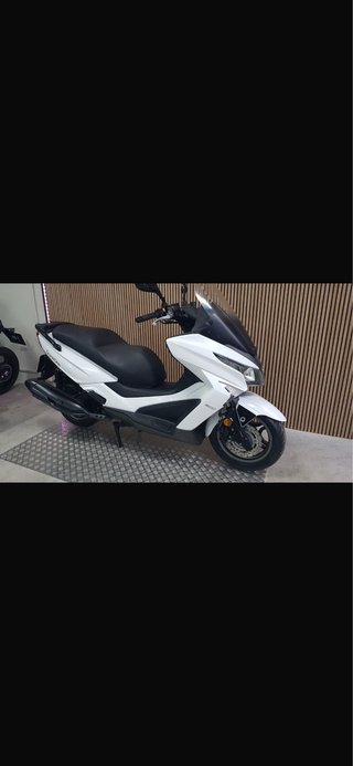 Kymco Grand Dink 300