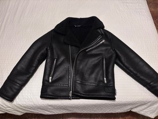 Abrigo hombre Zara de imitación cuero