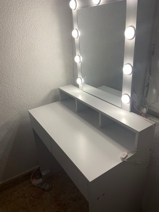 Tocador con Espejo y Luces LED