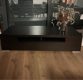 Mueble wengué 160 x 64 x 37,5 cm. de alto.