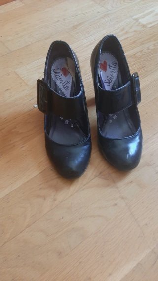 Zapatos de tacón Señorita negros