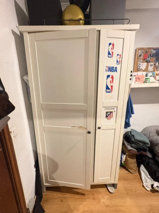 Armario Blanco de Madera. Está desmontado ya.