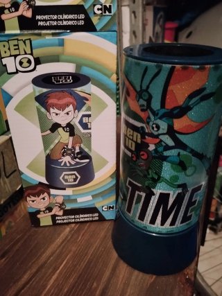 Proyector Cilíndrico LED Ben 10