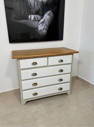 Cómoda restaurada - Beige y madera natural