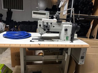 Máquina de coser industrial Dürkopp Adler