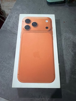 iPhone 17 Pro Max Naranja