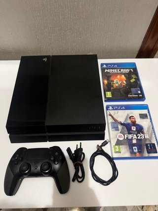 PlayStation 4 (PS4) 500GB + Controller + 2 Giochi