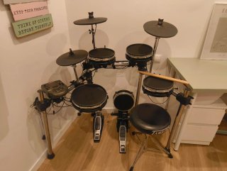 Batería Electrónica Alesis Surge Mesh Kit