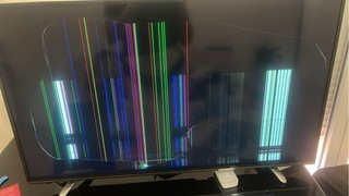 Televisión con pantalla rota