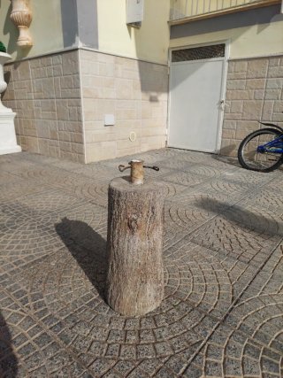 Base per albero EDG in pietra