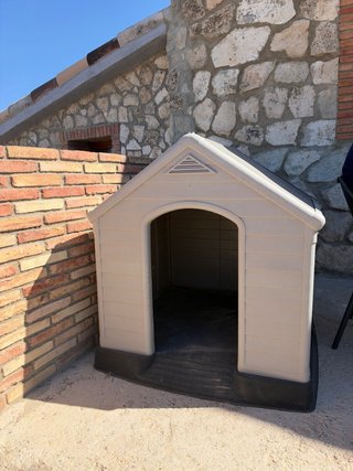 Caseta para perro de plástico