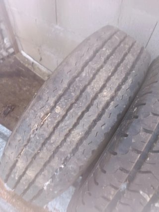 2 Ruedas de repuesto a 100€ cada una