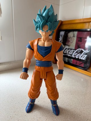 Figura Son Goku Super Saiyan Blue. Escala 1:6