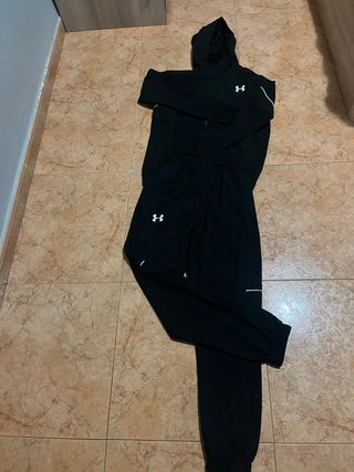 Abito sportivo Under Armour nero