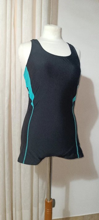 Costume da bagno sportivo a pantaloncino nuovo