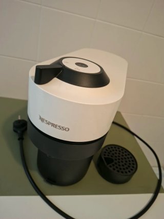 Macchina da caffè Nespresso Vertuo Bianca