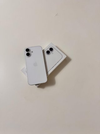 iPhone 17 256 GB con caja original y 3 fundas