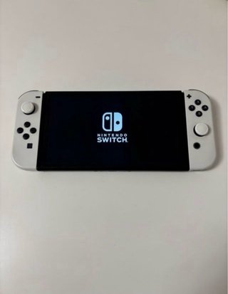 Nintendo Switch OLED Bianca
